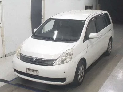 Toyota ISIS  с аукциона в Японии