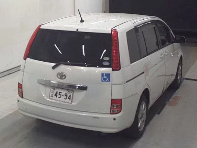 Toyota ISIS  с аукциона в Японии