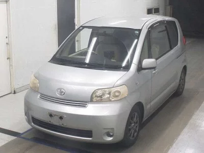 Toyota PORTE  с аукциона в Японии