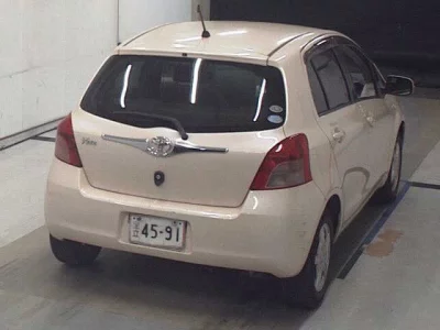 Toyota VITZ  с аукциона в Японии