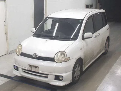 Toyota SIENTA  с аукциона в Японии