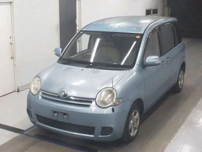 Toyota SIENTA  с аукциона в Японии