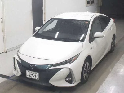 Toyota PRIUS PHV  с аукциона в Японии