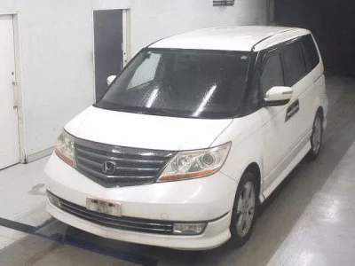 Honda ELYSION  с аукциона в Японии