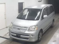 Toyota NOAH лот № 5774 оценка 3.5  с аукциона в Японии 2