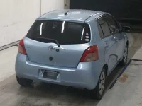 Toyota VITZ лот № 5725 оценка R  с аукциона в Японии 3