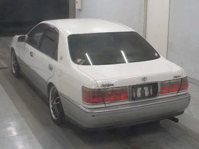 Toyota CROWN  с аукциона в Японии