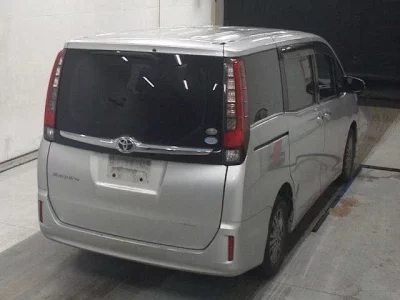 Toyota ESQUIRE  с аукциона в Японии