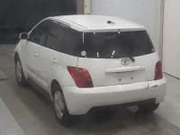 Toyota IST лот № 5782 оценка 3  с аукциона в Японии 1