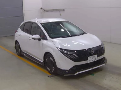 Nissan Aura