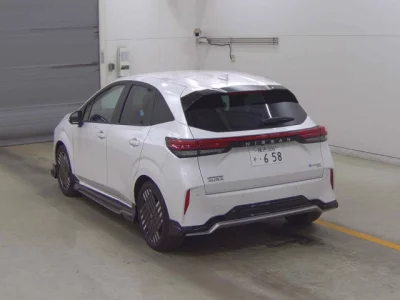 Nissan Aura