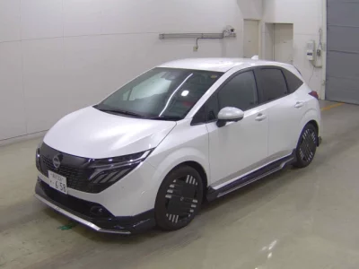 Nissan Aura
