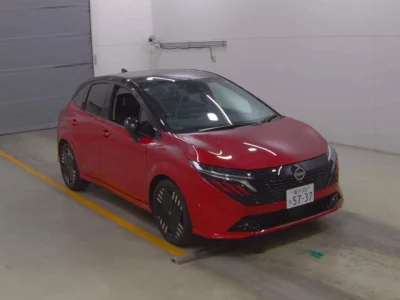 Nissan Aura