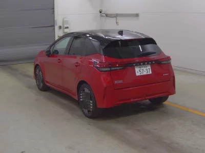 Nissan Aura