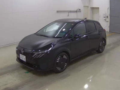Nissan Aura