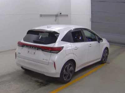 Nissan Aura