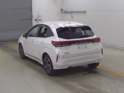 Nissan Aura
