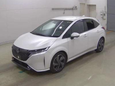 Nissan Aura