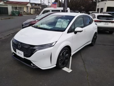 Nissan Aura