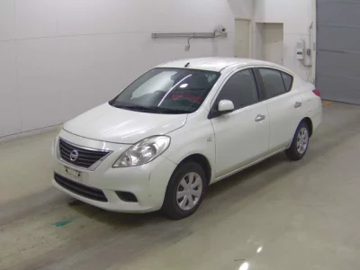 Nissan LATIO  с аукциона в Японии