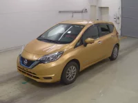 Nissan NOTE лот № 6 оценка 3  с аукциона в Японии 2