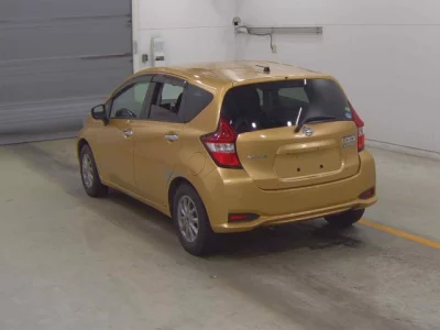 Nissan NOTE  с аукциона в Японии