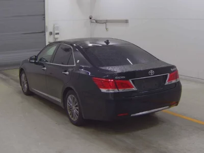 Toyota CROWN  с аукциона в Японии