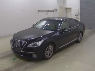 Toyota CROWN  с аукциона в Японии