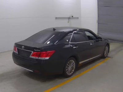 Toyota CROWN  с аукциона в Японии