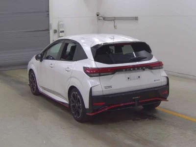 Nissan Aura