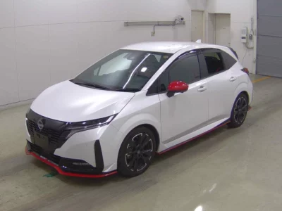 Nissan Aura