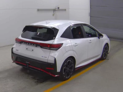 Nissan Aura