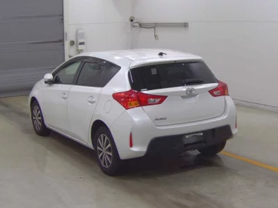 Toyota AURIS  с аукциона в Японии
