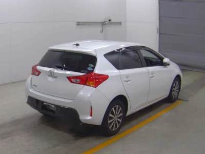 Toyota AURIS  с аукциона в Японии