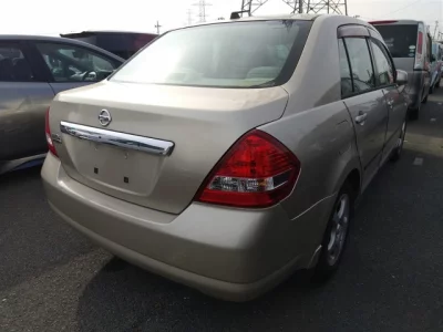 Nissan TIIDA LATIO