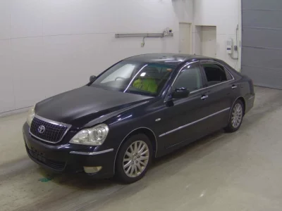 Toyota CROWN  с аукциона в Японии