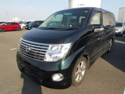 Nissan ELGRAND  с аукциона в Японии