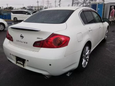 Nissan SKYLINE  с аукциона в Японии