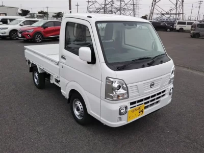 Nissan NT100 Clipper