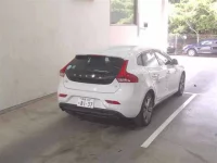 Volvo V40 лот № 242 оценка 4  с аукциона в Японии 4