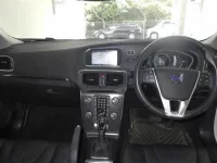 Volvo V40 лот № 242 оценка 4  с аукциона в Японии 5