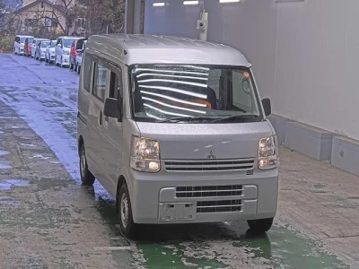 Mitsubishi Minicab Van
