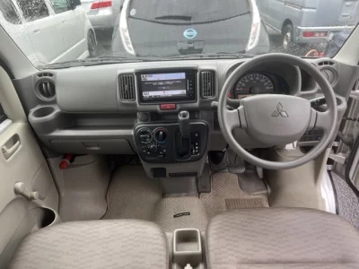 Mitsubishi Minicab Van