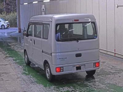 Mitsubishi Minicab Van