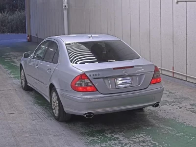 Mercedes-Benz E CLASS  с аукциона в Японии