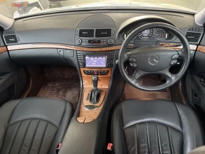 Mercedes-Benz E CLASS  с аукциона в Японии