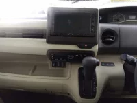 Honda N BOX лот № 136 оценка 4.5  с аукциона в Японии 6