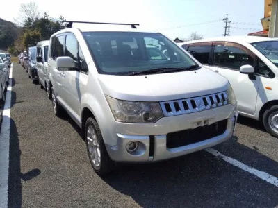 Mitsubishi Delica D:5