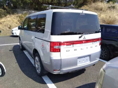Mitsubishi Delica D:5