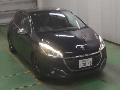 Peugeot 208  с аукциона в Японии